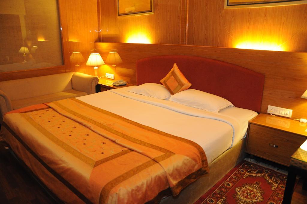 Meuse Jupiter Business And Luxury Hotel Насик Номер фото
